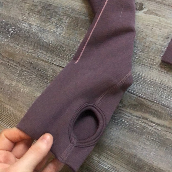 Purple long sleeve workout shirt - Picture 2 of 3